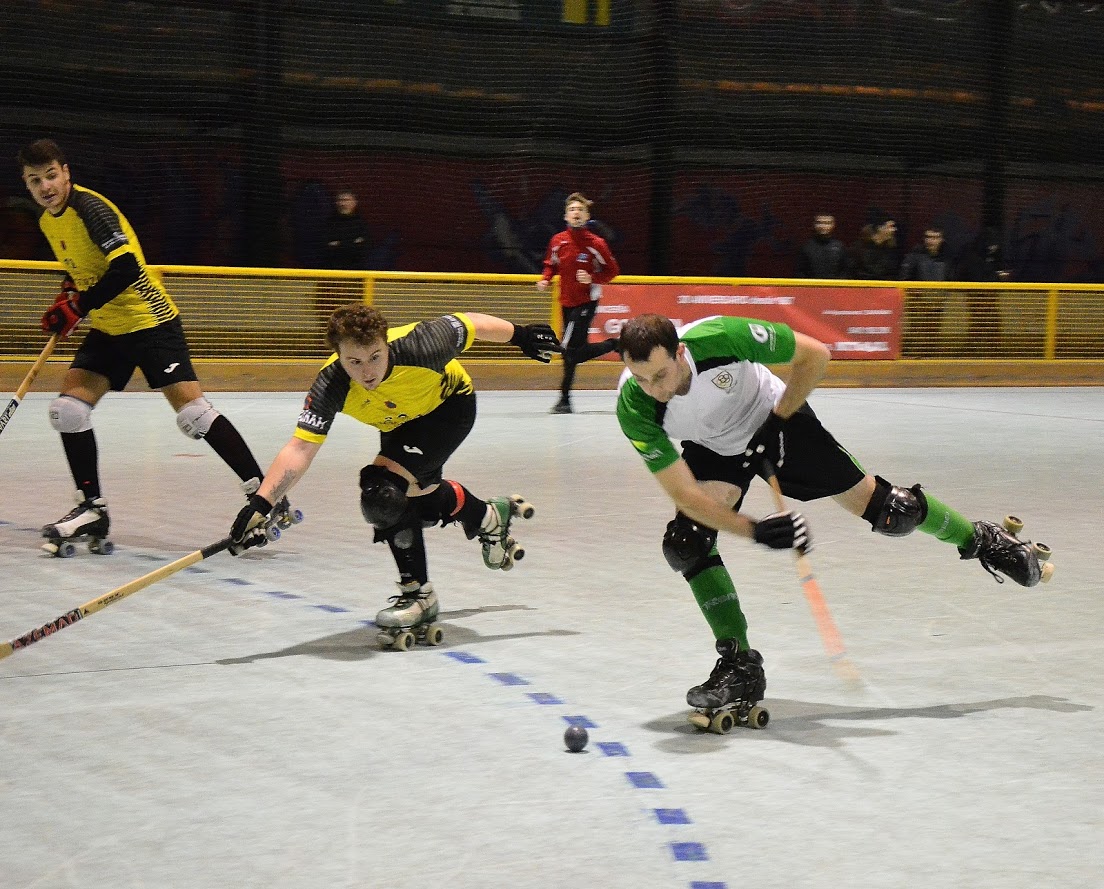 Galería de fotos del derbi jugado entre los equipos Lagunak y Oberena en Barañáin
